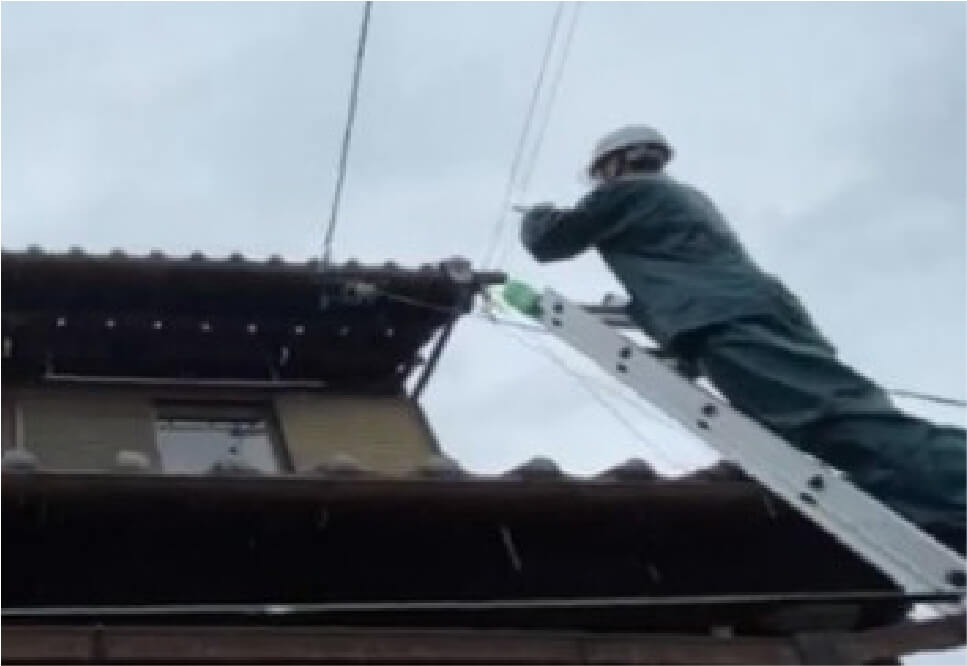 建築のプロが基礎や床下、屋根など劣化診断を徹底します。