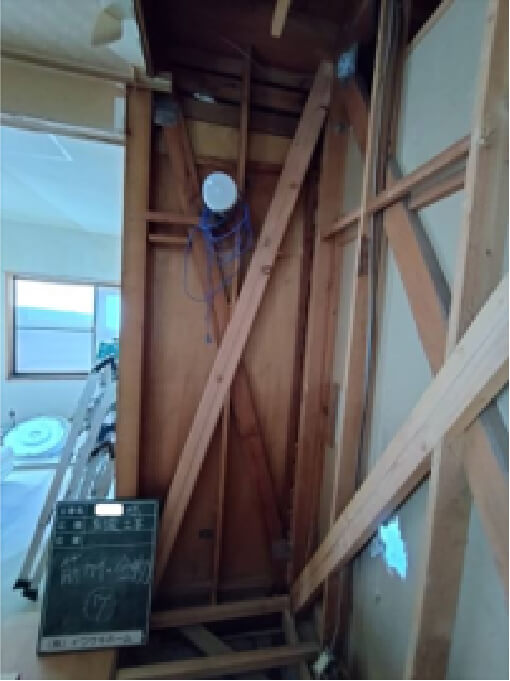 地震に強く、丈夫で長持ちするよう国の基準以上を目標に確かな耐震補強を行います。（画像はイワサキさんHP「耐震事例」より）