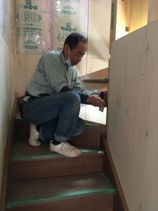 長泉町　下長窪マイホーム新築注文住宅　階段施工中