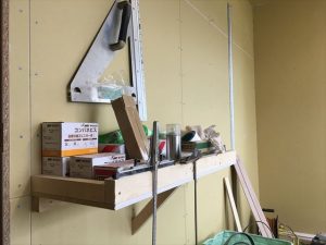 長泉町　下長窪マイホーム新築注文住宅　　大工さんが簡易的に造った道具置き場です
