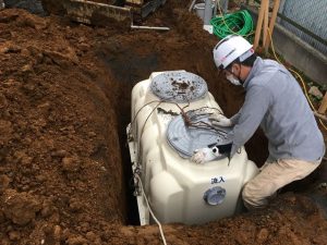 長泉町　下長窪マイホーム新築注文住宅　合併浄化槽の位置を微調整しています