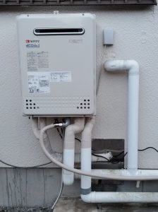 三島市柳郷地で、エコジョーズ給湯器取替工事