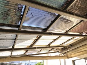 沼津市でポリカ波板屋根補修