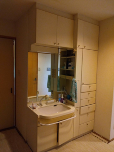 長泉町 使いやすくお手入れしやすい洗面台へ