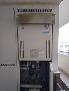 沼津市パーパス給湯器排気カバー付交換