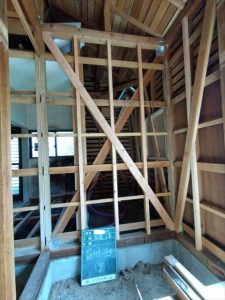 静岡　耐震工事　筋交い　金物