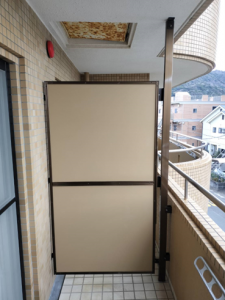 沼津市 マンション隔壁板交換