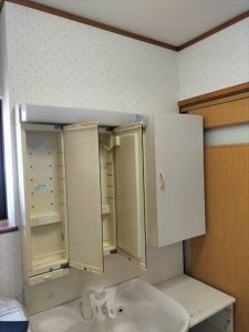 御殿場市でタカラスタンダードの人気洗面化粧台「ファミーユ」へ