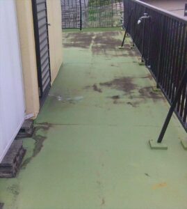 沼津市　「通気緩衝工法」でベランダ・屋根の防水を