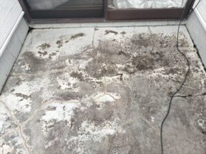 三島市 雨漏りの原因はバルコニー⁉防水塗装で安心のお住まいへ