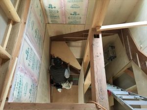 長泉町　下長窪マイホーム新築注文住宅　階段施工上から見た写真です