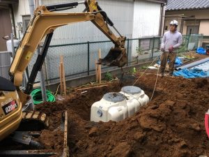 長泉町　下長窪マイホーム新築注文住宅　浄化槽を据え付けています