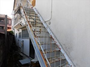 静岡県東部　アパート外階段塗装