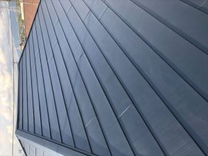 函南町で屋根劣化のため屋根カバー工法で新しく綺麗な屋根へ
