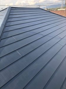 函南町で屋根劣化のため屋根カバー工法で新しく綺麗な屋根へ