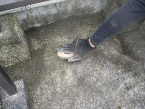 沼津市 雨漏りの原因の屋上をウレタンによる防水工事