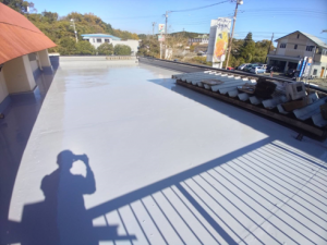 伊豆　雨漏りのためウレタン屋上防水