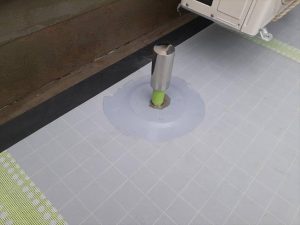 湿気を逃す「通気緩衝工法」でベランダ防水